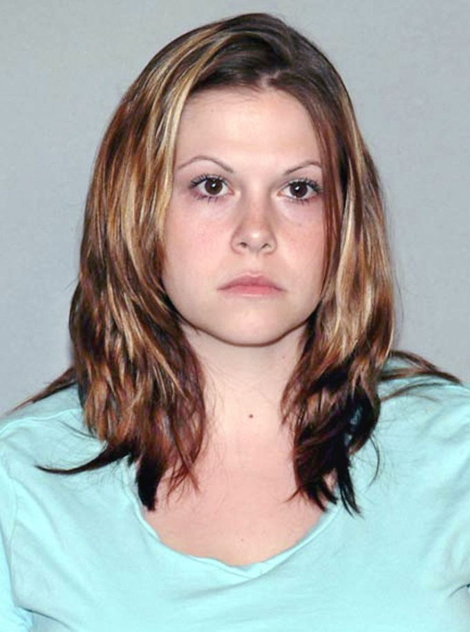 jennifer-deleon-ca-dept-correc-3650-5696-1755018506 Jennifer Deleon khi bị bắt. Ảnh: California Dept. of Corrections