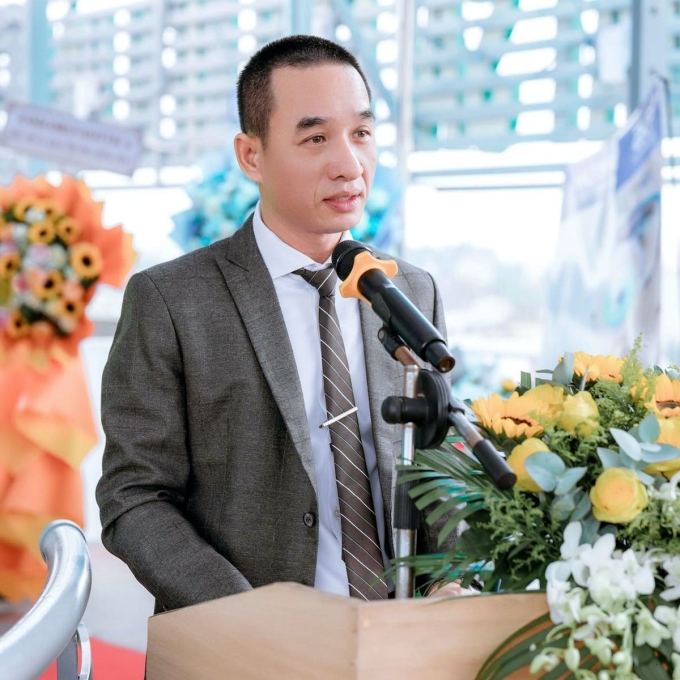 k2-1754280901-2960-1754281165 Ông Nguyễn Văn Thêm, Chủ tịch Hội đồng quản trị Bệnh viện Mắt Sài Gòn Biên Hòa phát biểu tại sự kiện. Ảnh: Bệnh viện Mắt Sài Gòn Biên Hòa