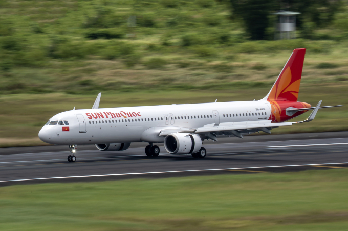 le-don-tau-bay-sun-phuquoc-air-6067-3634-1754817835 Máy bay Sun PhuQuoc hạ cánh tại sân bay Phú Quốc. Ảnh: Phương Linh