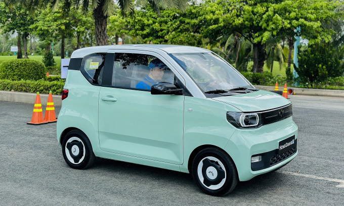 mini-ev-vnexpress-1723041420-4-9080-3664-1753951428 Mẫu Wuling Mini EV trong sự kiện ra mắt tại TP HCM hồi tháng cuối tháng 6/2023. Ảnh: Phạm Trung