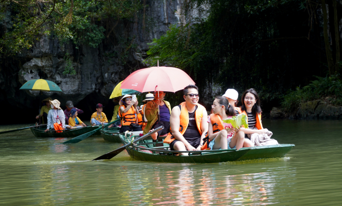 mua-vang-tam-coc-2024-1-5829-1754894893 Du khách tham quan Tam Cốc năm 2024. Ảnh: Lê Hoàng