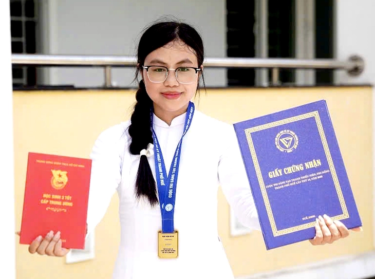 Nữ sinh đoạt giải sáng tạo toàn quốc, bỏ nguyện vọng Y vì nghèo, Bách khoa Đà Nẵng tuyển thẳng - Ảnh 1.