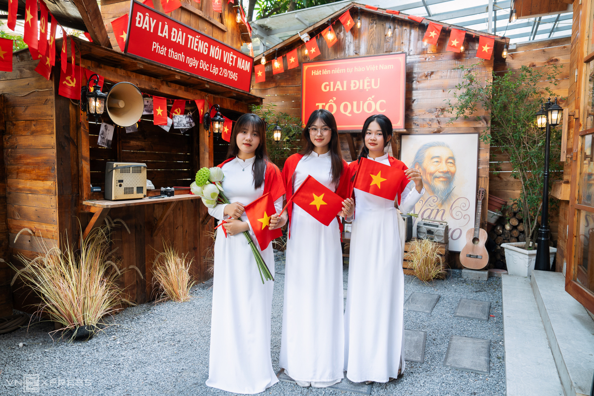 quan-ca-phe-co-do-sao-vang-5-1754751268