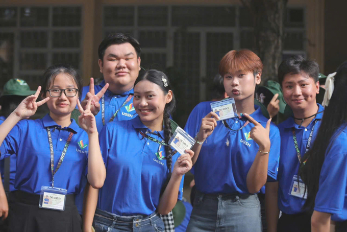 sinh-vien-1753869633-5901-1753881460 Sinh viên trường Đại học Khoa học Xã hội và Nhân văn, Đại học Quốc gia TP HCM, tham gia chiến dịch Mùa hè xanh 2025 hôm 13/7. Ảnh: Fanpage nhà trường