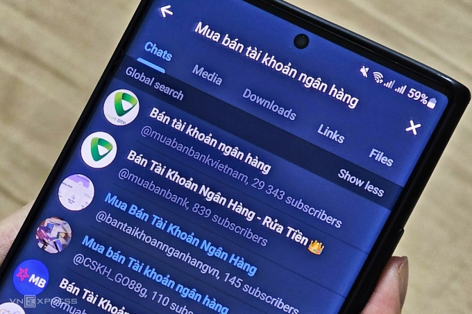 telegram-1754573264-1754573294-8173-1754573361 Các nhóm mua bán dữ liệu, tài khoản ngân hàng trên Telegram. Ảnh: Trọng Đạt