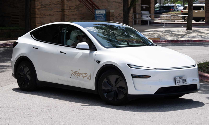 tesla-4-1755054135-3792-1755054288 Robotaxi của Tesla ở Texas, Mỹ. Ảnh: Road to Autonomy