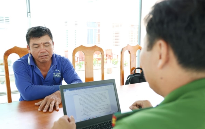 tran-huu-cuong-1755423095-6563-1755423210 Trần Hữu Cường lúc ra đầu thú. Ảnh: Tiến Tầm