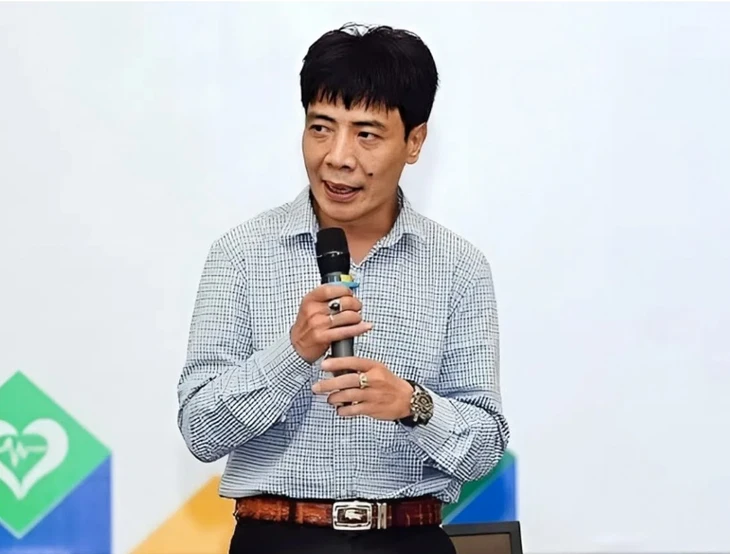 ts-linh-1754222376244685071383 Thanh thiếu niên trong 'mạng nhện số' - Ảnh 1.
