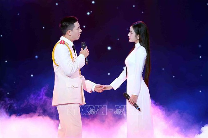 vnapotalchuongtrinhnghethuatbanhungcacongannhandanvietnamstand-17541729312531237197851 tin tức - Ảnh 5.