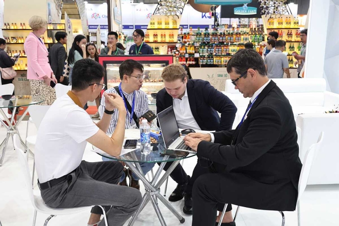 z6878834235911-7b646a927653c6e-5965-6421-1754478261 Các chương trình xúc tiến giữa các doanh nghiệp. Ảnh: Vinexad