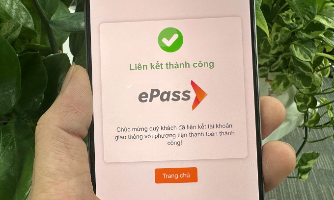 z6899773079808-0cedec929d9b43c-5504-5944-1754992698 Tài khoản giao thông hoàn thành liên kết với một phương tiện thanh toán hôm 12/8. Ảnh: Anh Tú