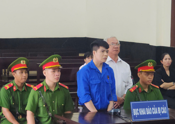 z6909597251734-78a8c8165b484d8-4504-1647-1755603994 Nguyễn Tấn Sĩ tại tòa. Ảnh: Nam An